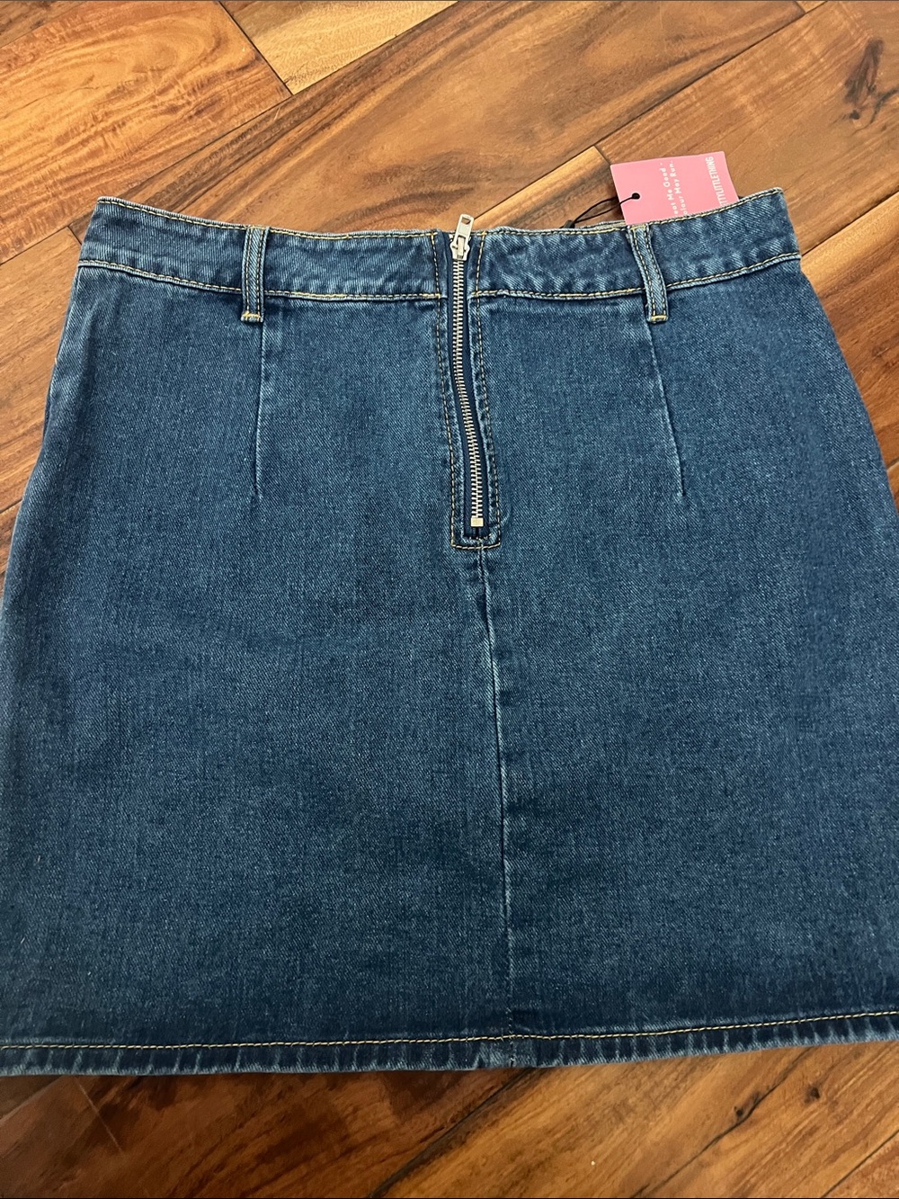 PrettyLittleThing Blue Denim Mini Skirt with Curved Stitching - Picture 4 of 4